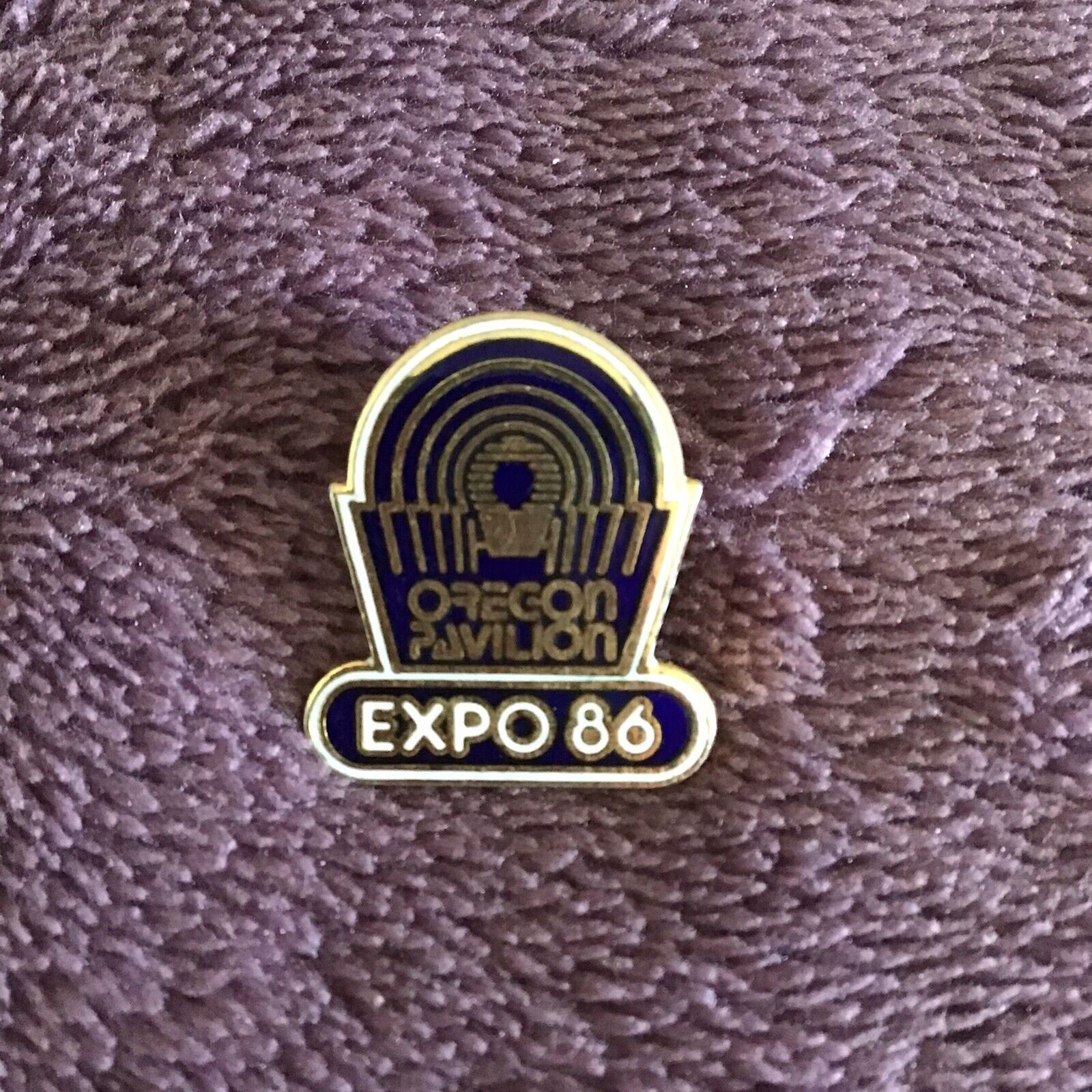 Vintage Oregon Pavilion Expo 86 Vancouver World Fair Souvenir Lapel Pin