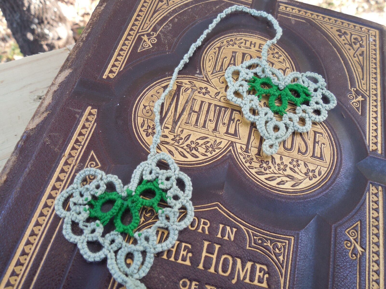 2 Shuttle Tatted Lacey Green Heart To Heart Bookmarks By Dove Country Tatting